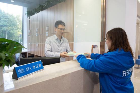 窗口.jpg 窗口.jpg